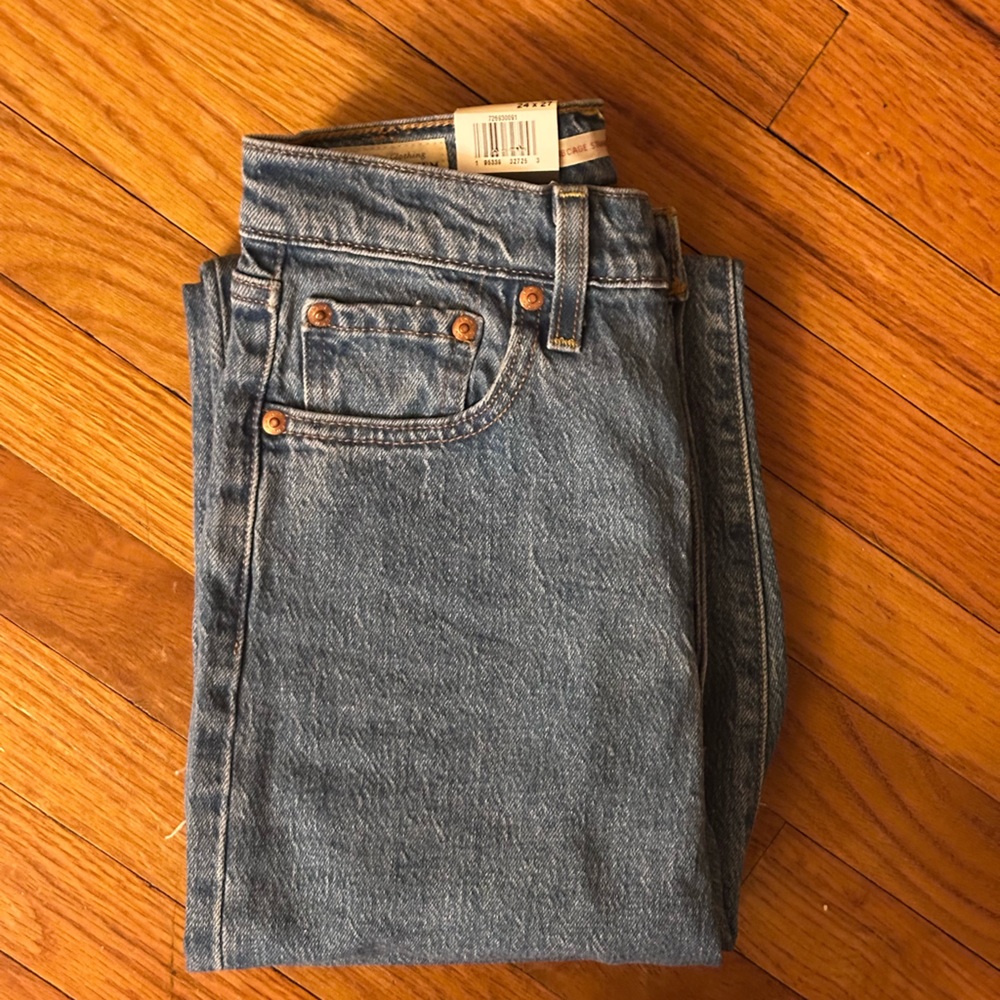Levi’s ribcage straight ankle jeans WITH TAGS